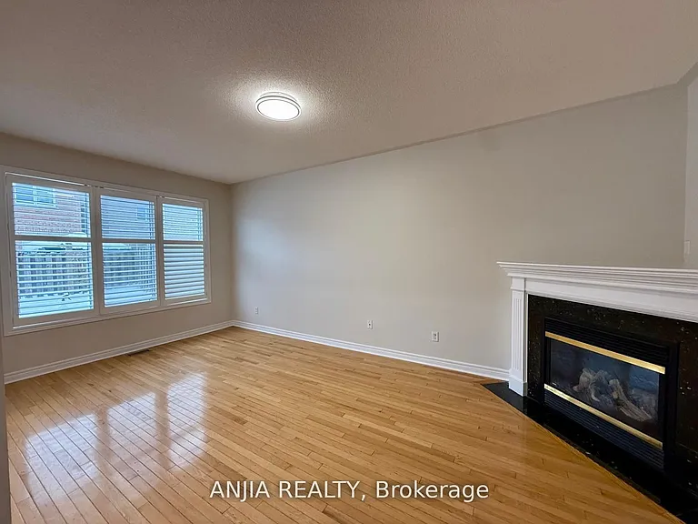 17 Ambercroft St — Photo 7