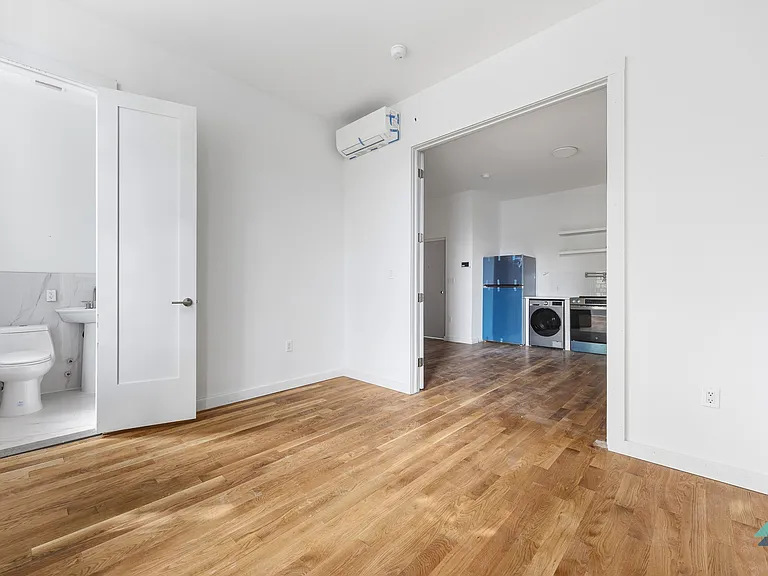 441 Wilson Ave #1 — Photo 7