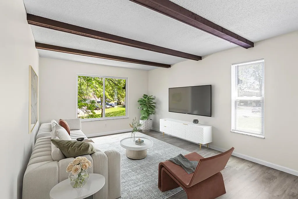 2 bed, 800 sqft, $1,595 — Photo 1