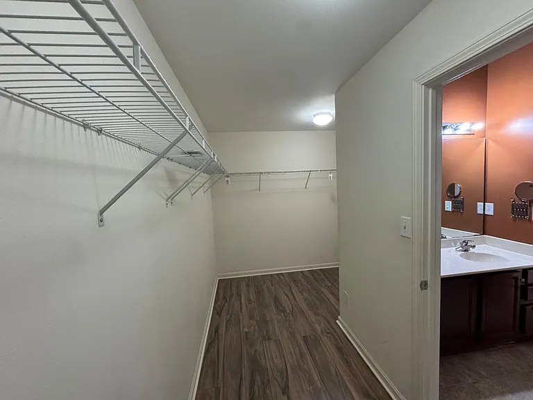 10916 Collington Dr — Photo 18