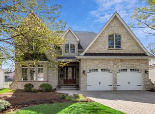 24 Oxford Ave, Clarendon Hills, IL 60514