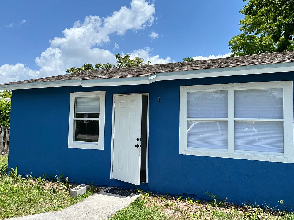 1641 SE Dixie Hwy #1641
