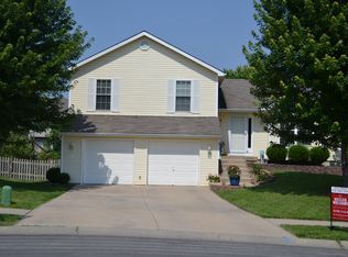 8710 N Sheldon Ct, Kansas City, MO 64153