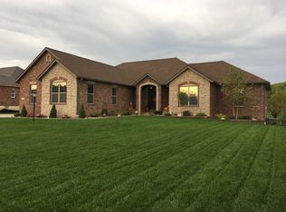 1214 Palmer Creek Dr, Columbia, IL 62236