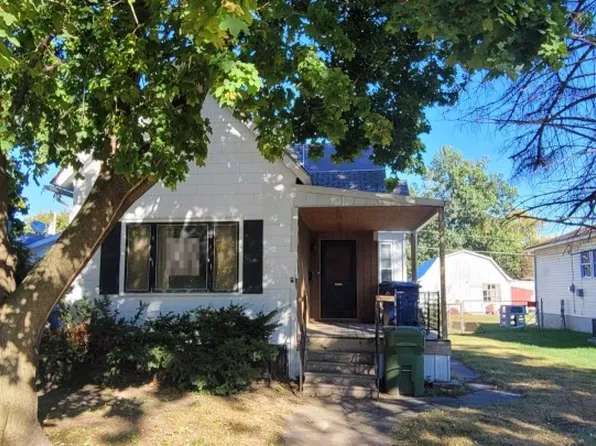 219 N 6th St, Clinton, IA 52732