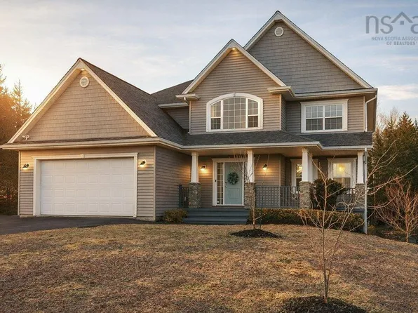 35 Falcourt Run, Upper Tantallon, NS B3Z 0G1