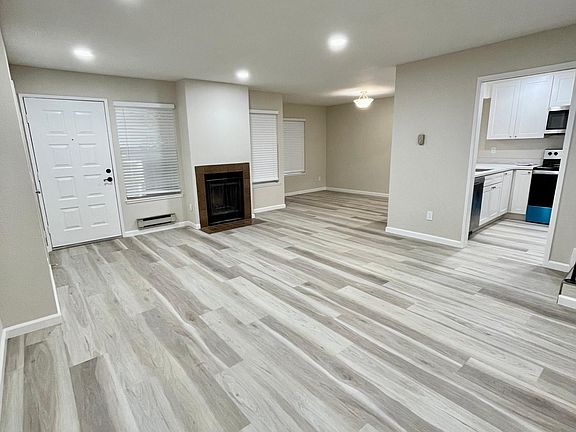 5th image of 905 Apricot Ave APT E