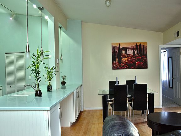 4th image of 768 N Gary Ave Unit 203