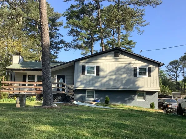 548 Village Run, Lawrenceville, GA 30046