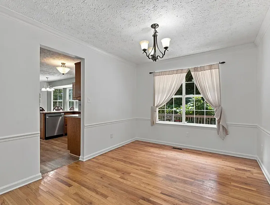 4 bed, 2.5 bath, 2359 sqft, $3,000 — Photo 4