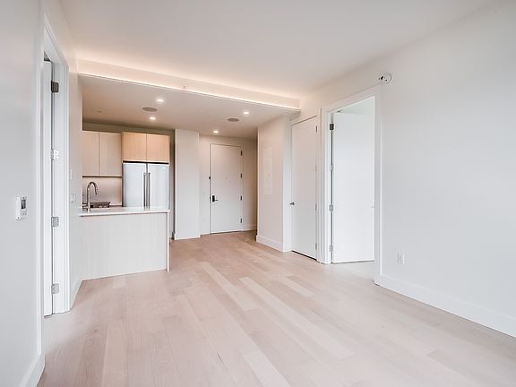 3rd image of 218 Front St #293