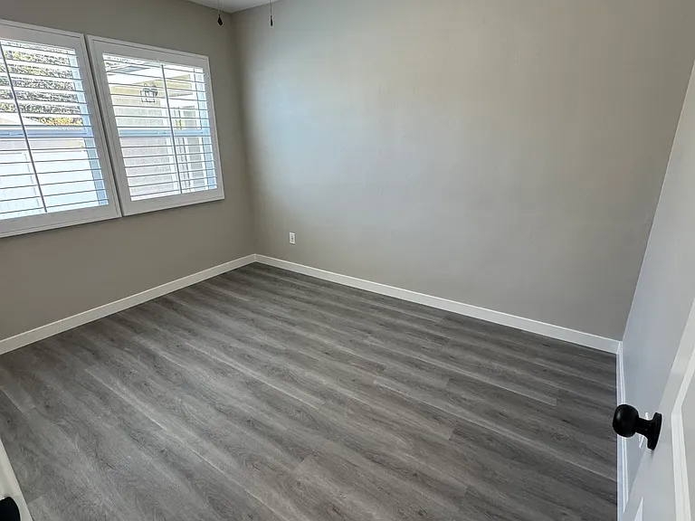 762 E Hillcrest Dr — Photo 12