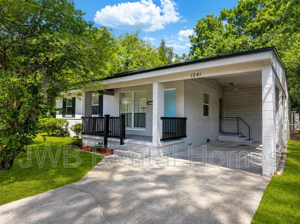 1241 Depaul Dr, Jacksonville, FL 32218