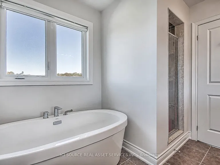 739 Clifford Perry Pl — Photo 24