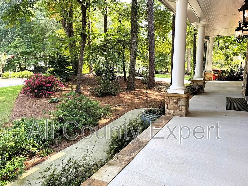 4 bed, 3.5 bath, 2847 sqft, $3,795 — Photo 3