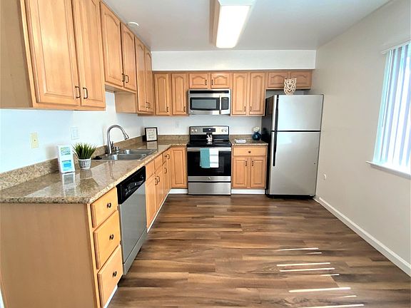 Apt 6 - Kitchen