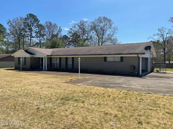 1301 E South St, Kosciusko, MS 39090