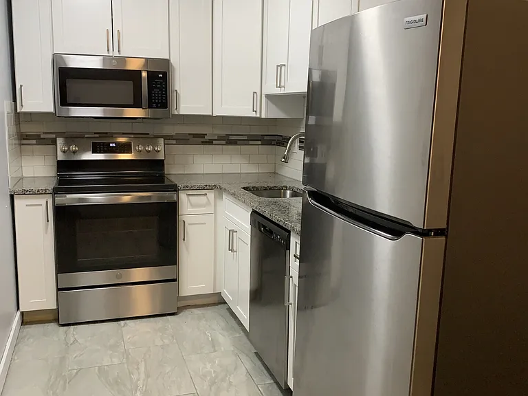 507 Emmett St #13 — Photo 6