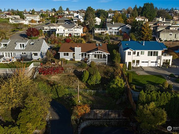 3rd image of 1410 S Brookside Terrace