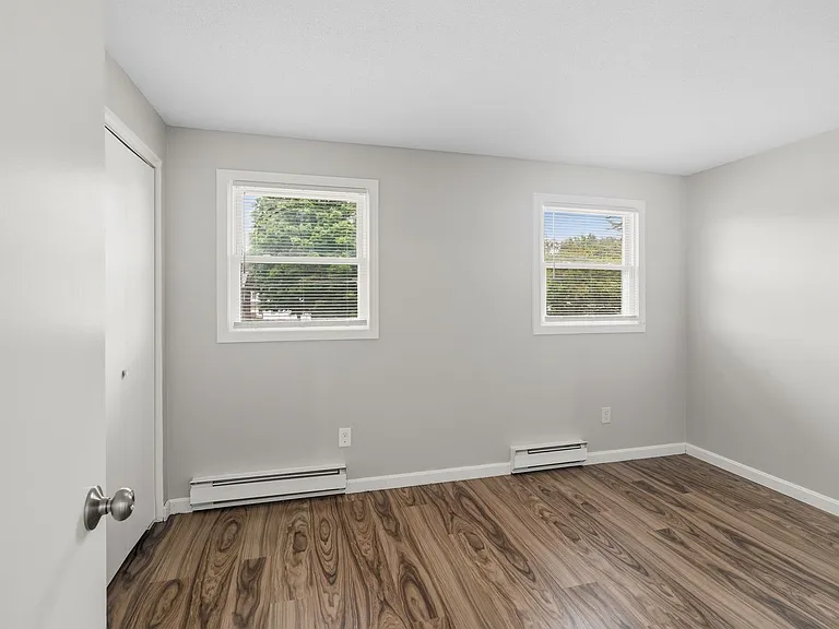 418 Main Street — Photo 13