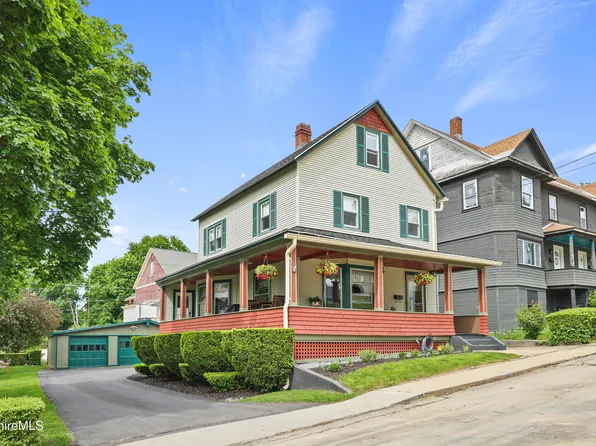 8 Richmond St, Adams, MA 01220