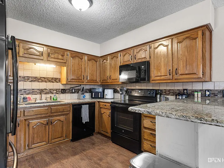 2810 Fleming Rd — Photo 12