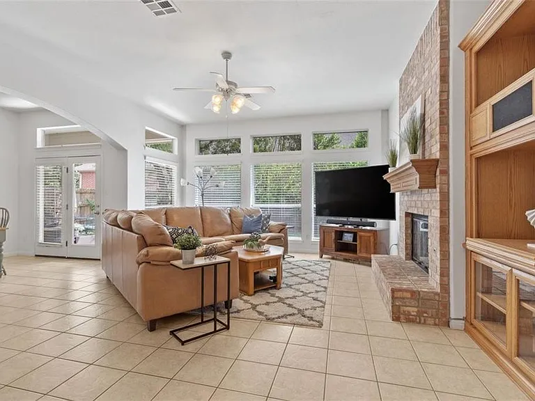 2101 Aaron Ross Way — Photo 8