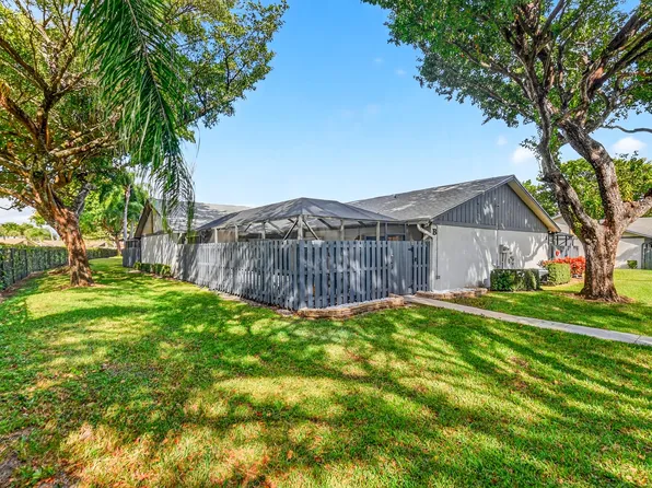 1152 Summit Trail Circle #B, West Palm Beach, FL 33415