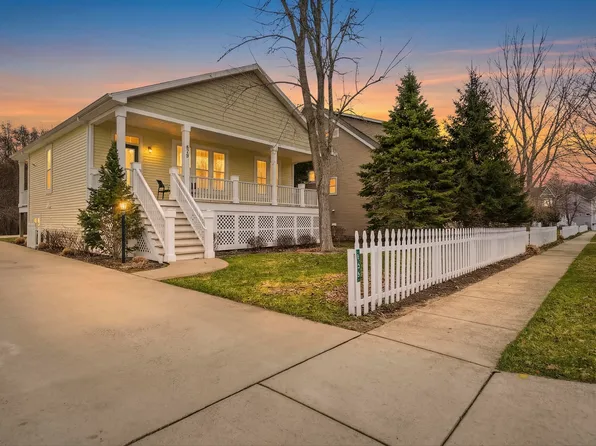 439 Summer Grove Dr #14, Douglas, MI 49406