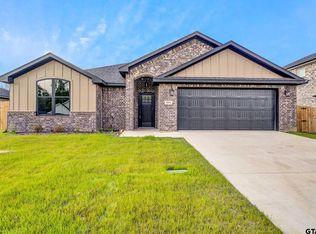 16013 Crossing Cir, Lindale, TX 75771