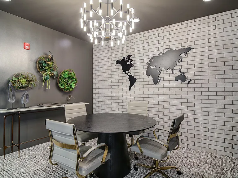 The Tomlin Luxury Apartments — Photo 12