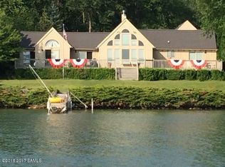 19 Mossy Point Rd, Ticonderoga, NY 12883