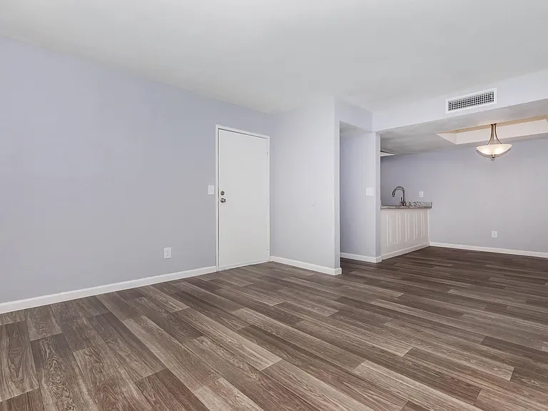 Park Terrace Apartments — Photo 45