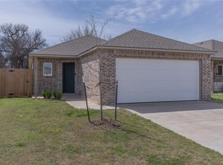 12104 SW 33rd St, Yukon, OK 73099