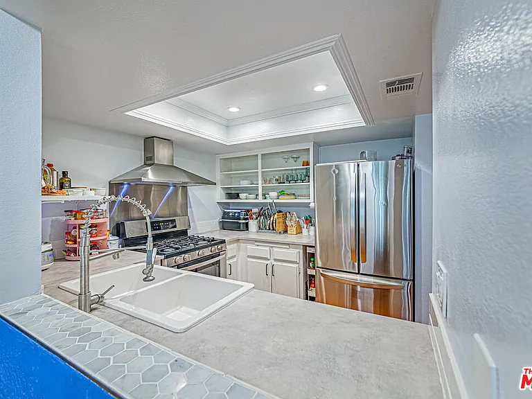 14742 Pioneer Blvd — Photo 10
