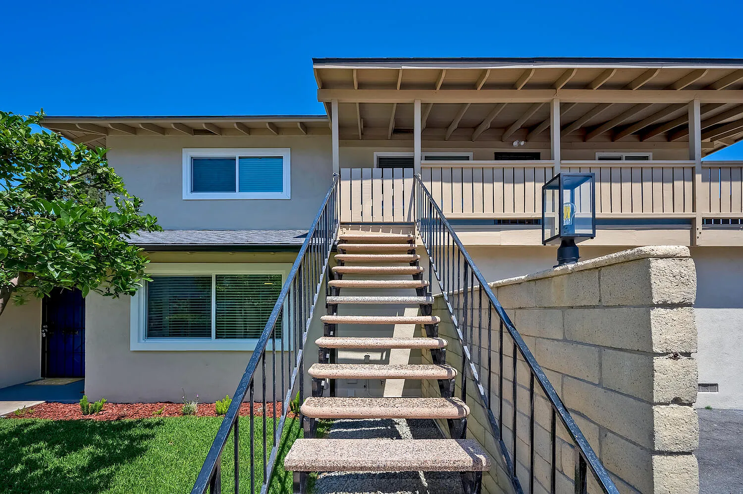 2 bed, 900 sqft, $2,500 — Photo 4
