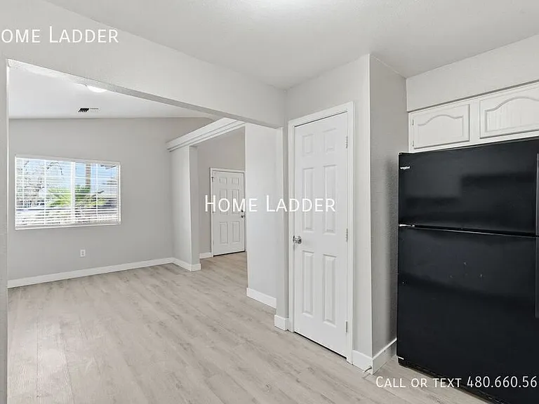 62 N Vista Ave — Photo 14