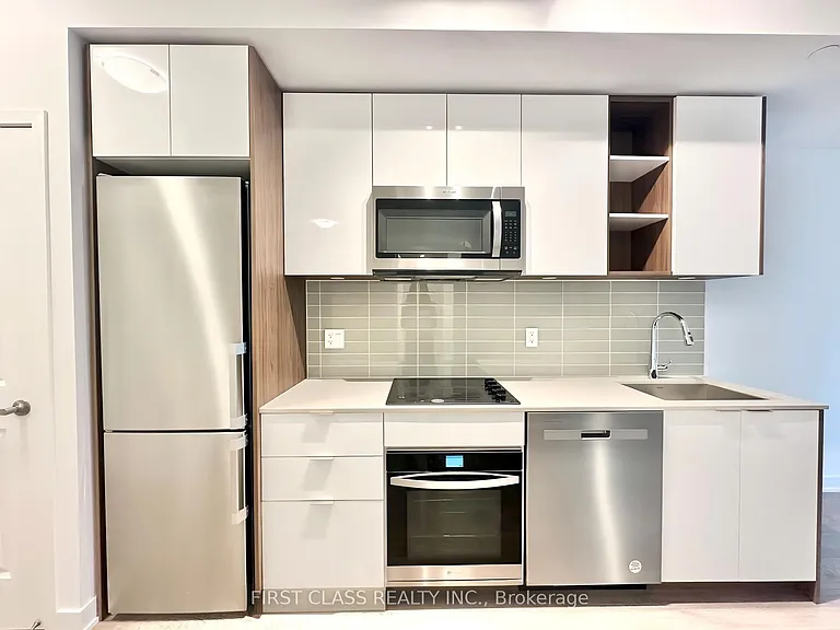543 Richmond St W #820 — Photo 5