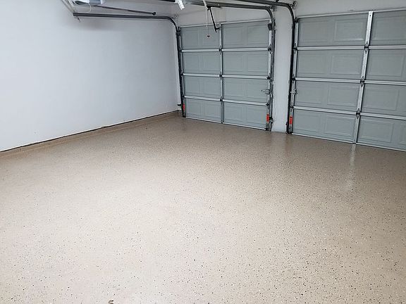 3rd image of 1201 Oak Hollow Dr
