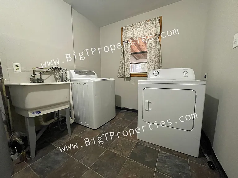 16 W Clairmont Dr — Photo 9