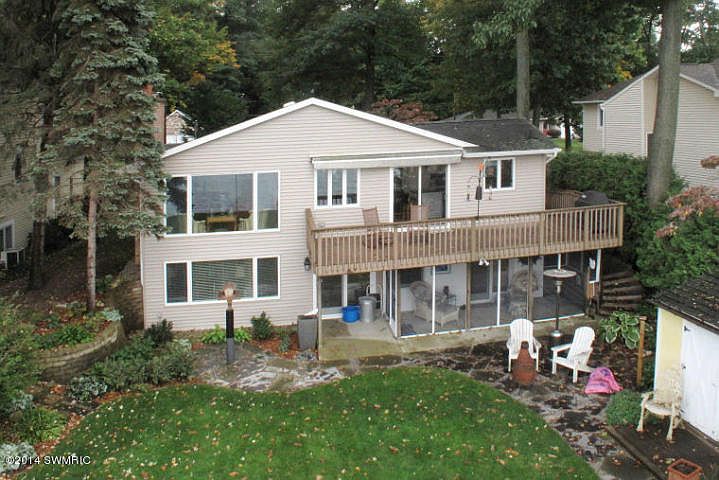 1st image of 3125 Woodhams Ave