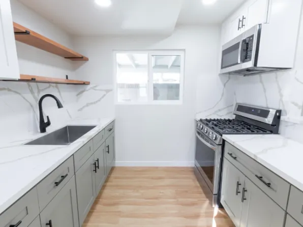 5848 Oliva Ave #1/2, Lakewood, CA 90712