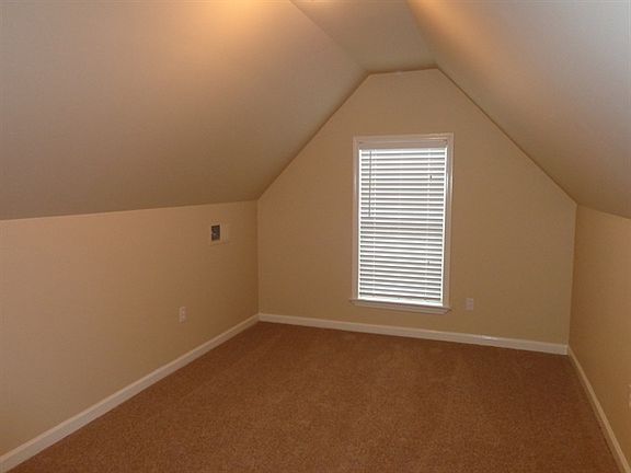 5th image of 115 Cameron Dr