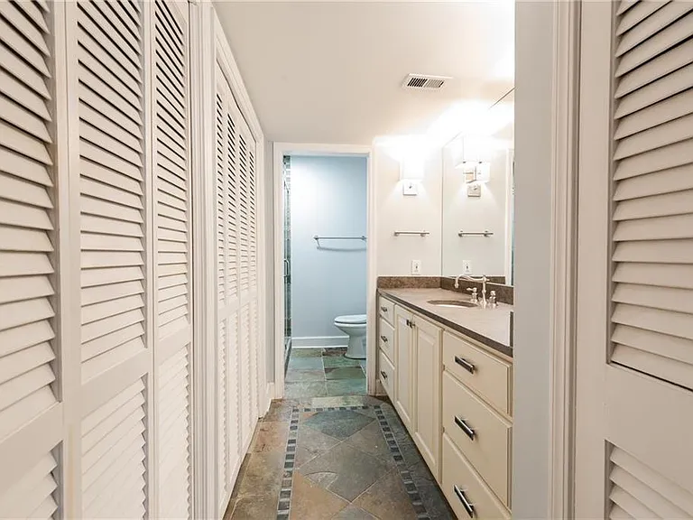 82 Montre Sq NW — Photo 20