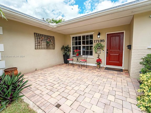 3rd image of 17195 SW 88th Ave