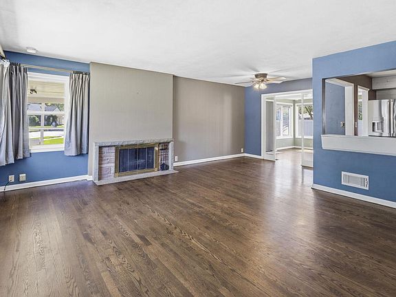 3rd image of 3434 Saint Clair STREET