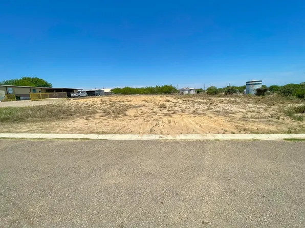 147 Evergreen St, Zapata, TX 78076