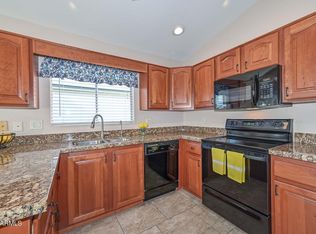 8852 W Charleston Ave, Peoria, AZ 85382