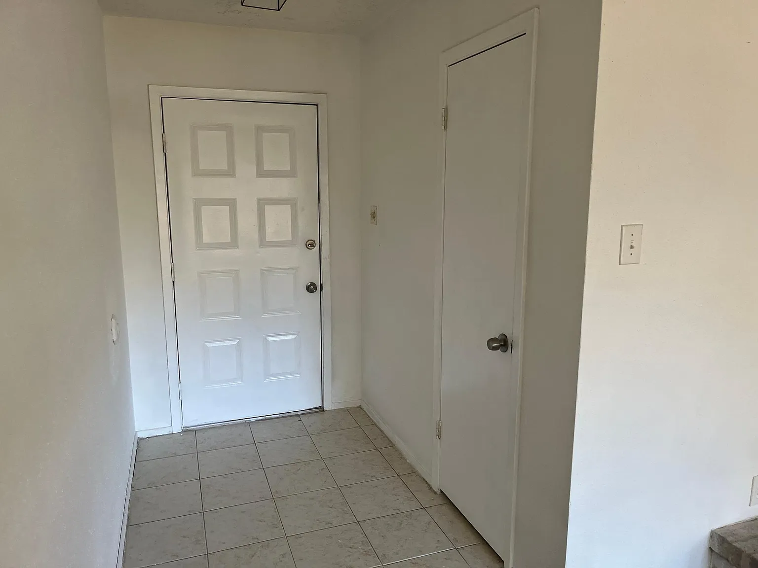 3 bed, 1345 sqft, $1,750 — Photo 2