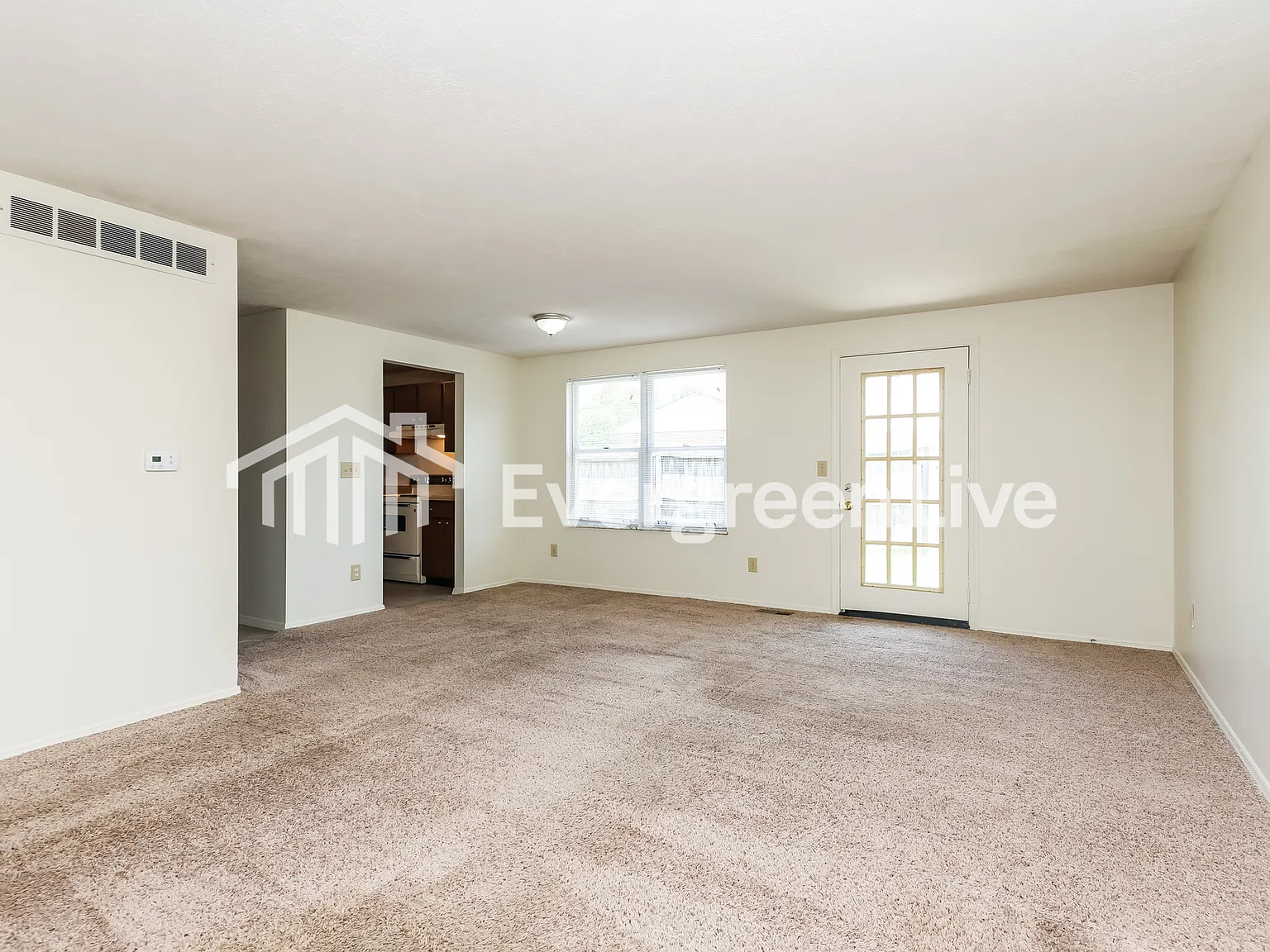 3 bed, 1.0 bath, 1170 sqft, $1,195 — Photo 4